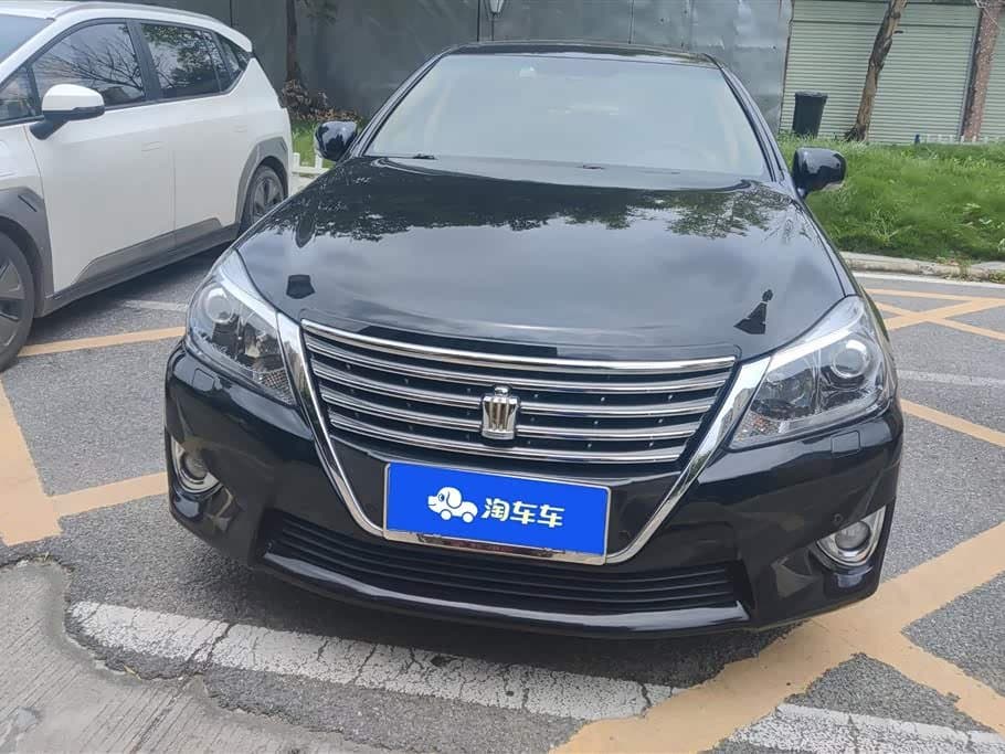 2012 Toyota Crown Black, 88,900 km, China export – photo 2