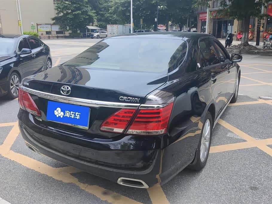 2012 Toyota Crown Black, 88,900 km, China export – photo 3