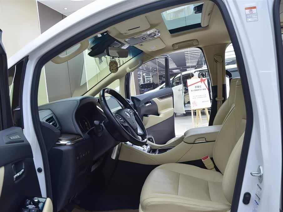 2020 Toyota Alphard White, 60,000 km, China export – photo 4