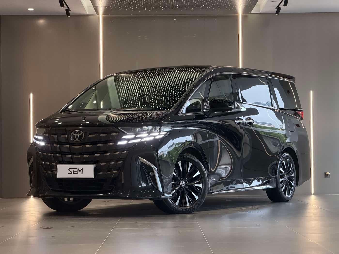 2023 Toyota Alphard Black, 102,000 km, China export – photo 1