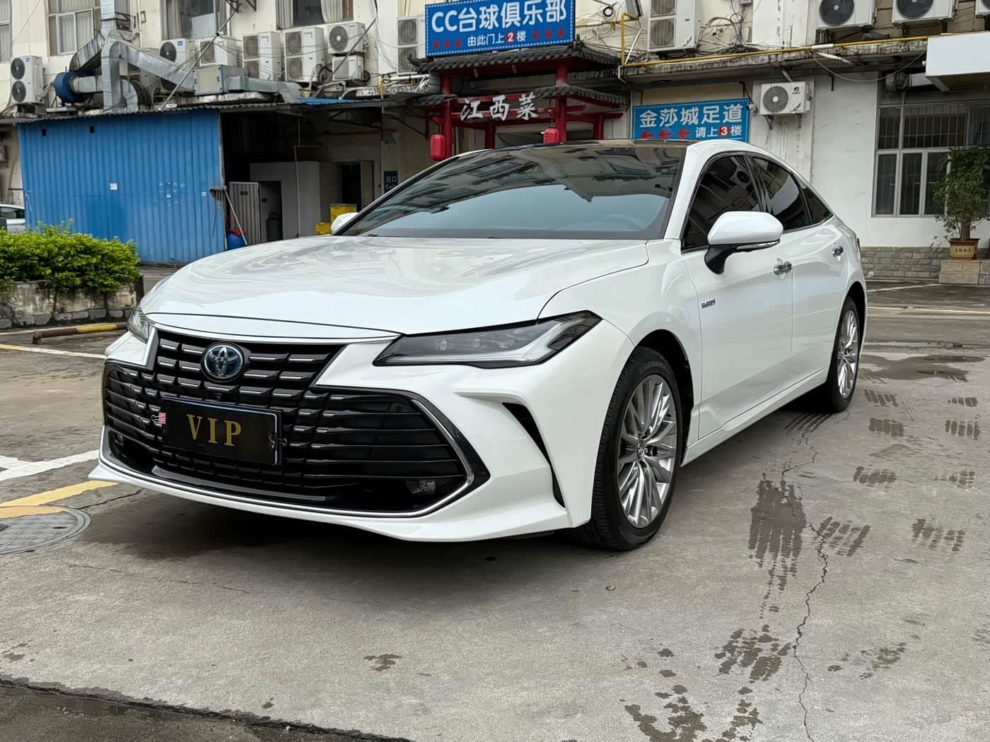 2023 Toyota Avalon White, 41,000 km, China export – photo 1