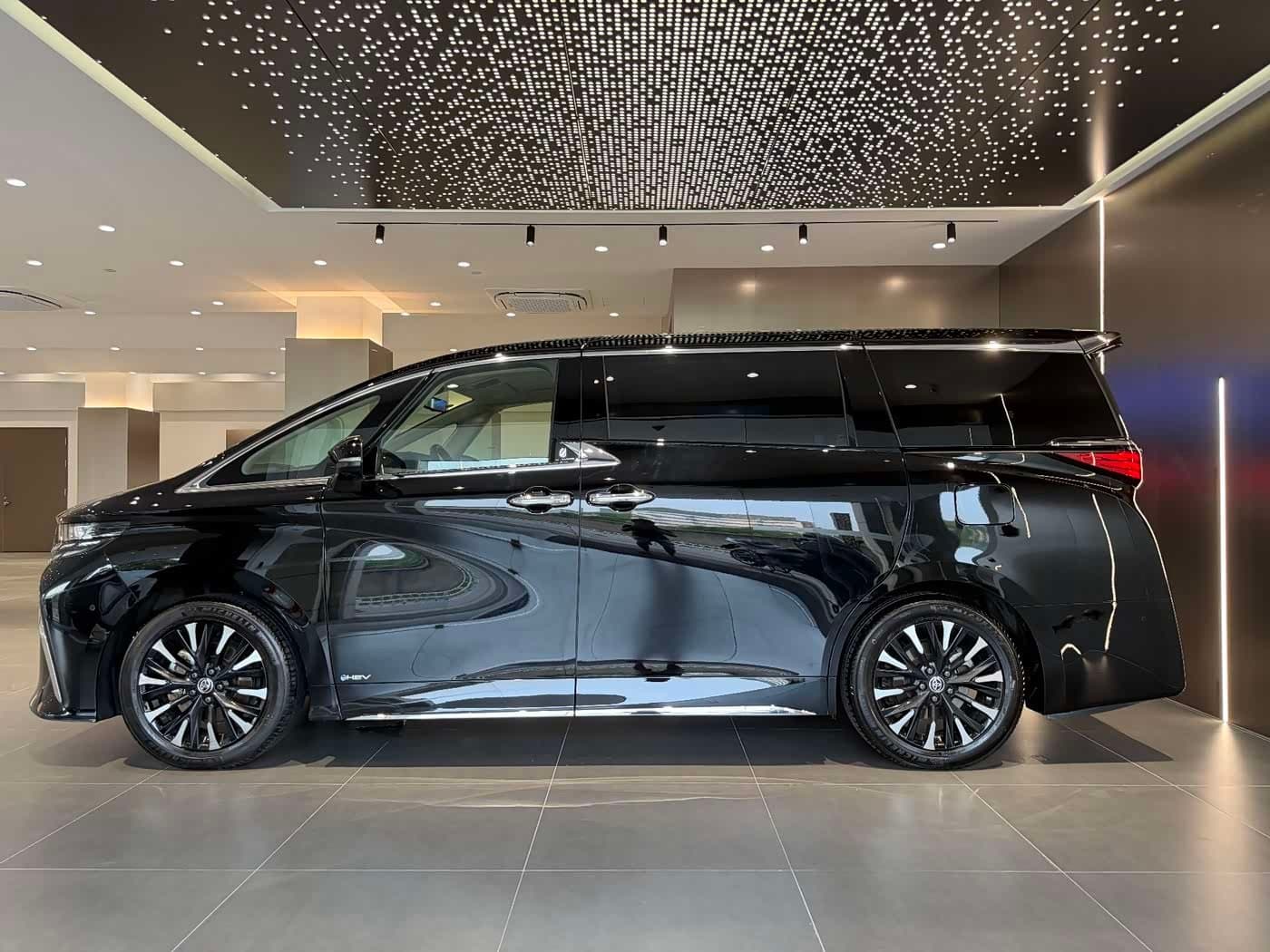 2023 Toyota Alphard Black, 102,000 km, China export – photo 7
