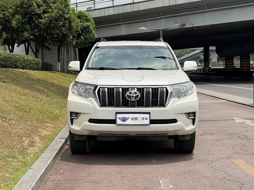 2017 Toyota Prado White, 95,000 km, China export – photo 2
