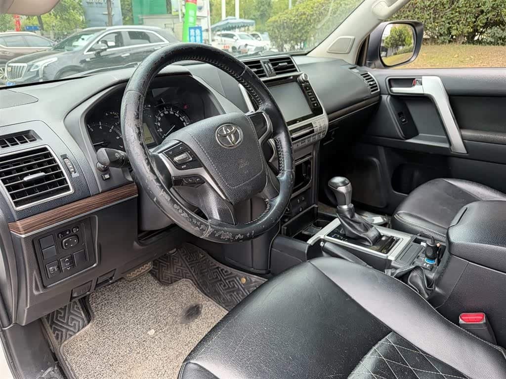 2017 Toyota Prado White, 95,000 km, China export – photo 7