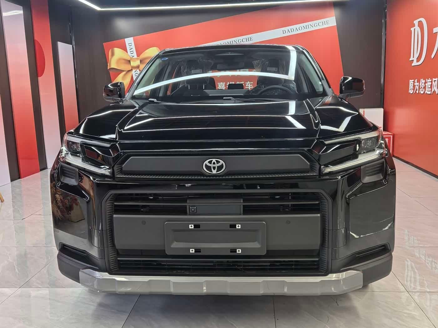 2025 Toyota RAV4 Black, 630 km, China export – photo 2