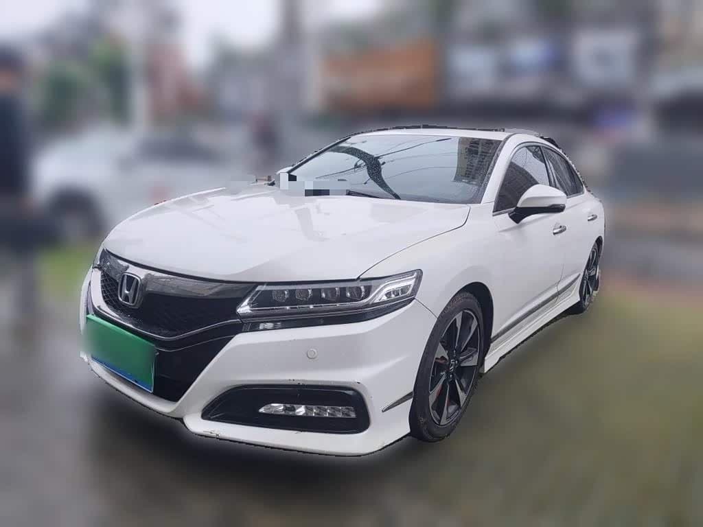 2014 Honda Spirior White, 109,600 km, China export – photo 2