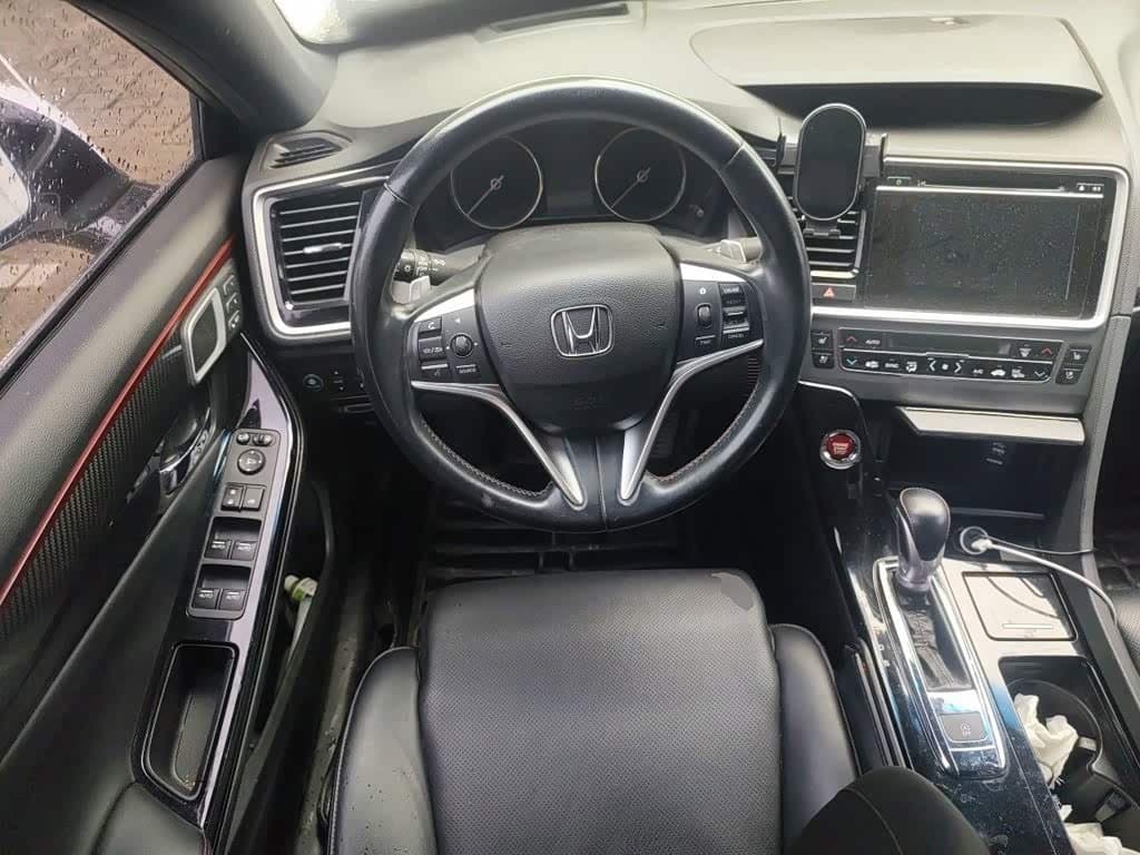 2014 Honda Spirior White, 109,600 km, China export – photo 3