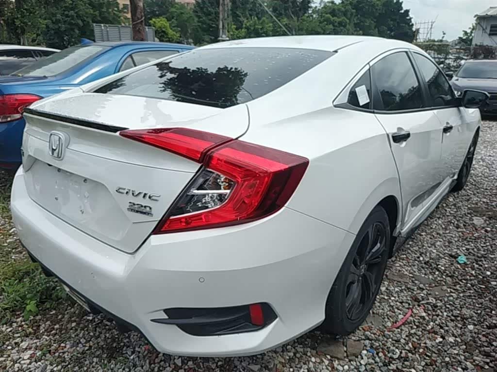 2019 Honda Civic White, 105,100 km, China export – photo 7