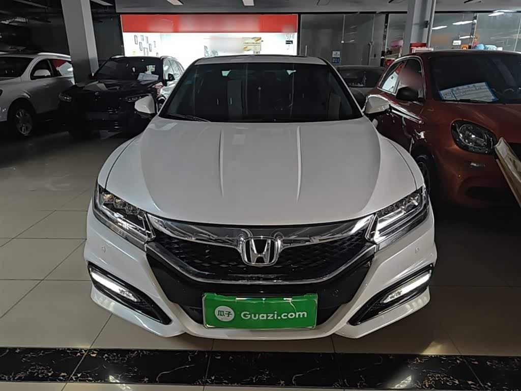 2017 Honda Spirior White, 96,200 km, China export – photo 3