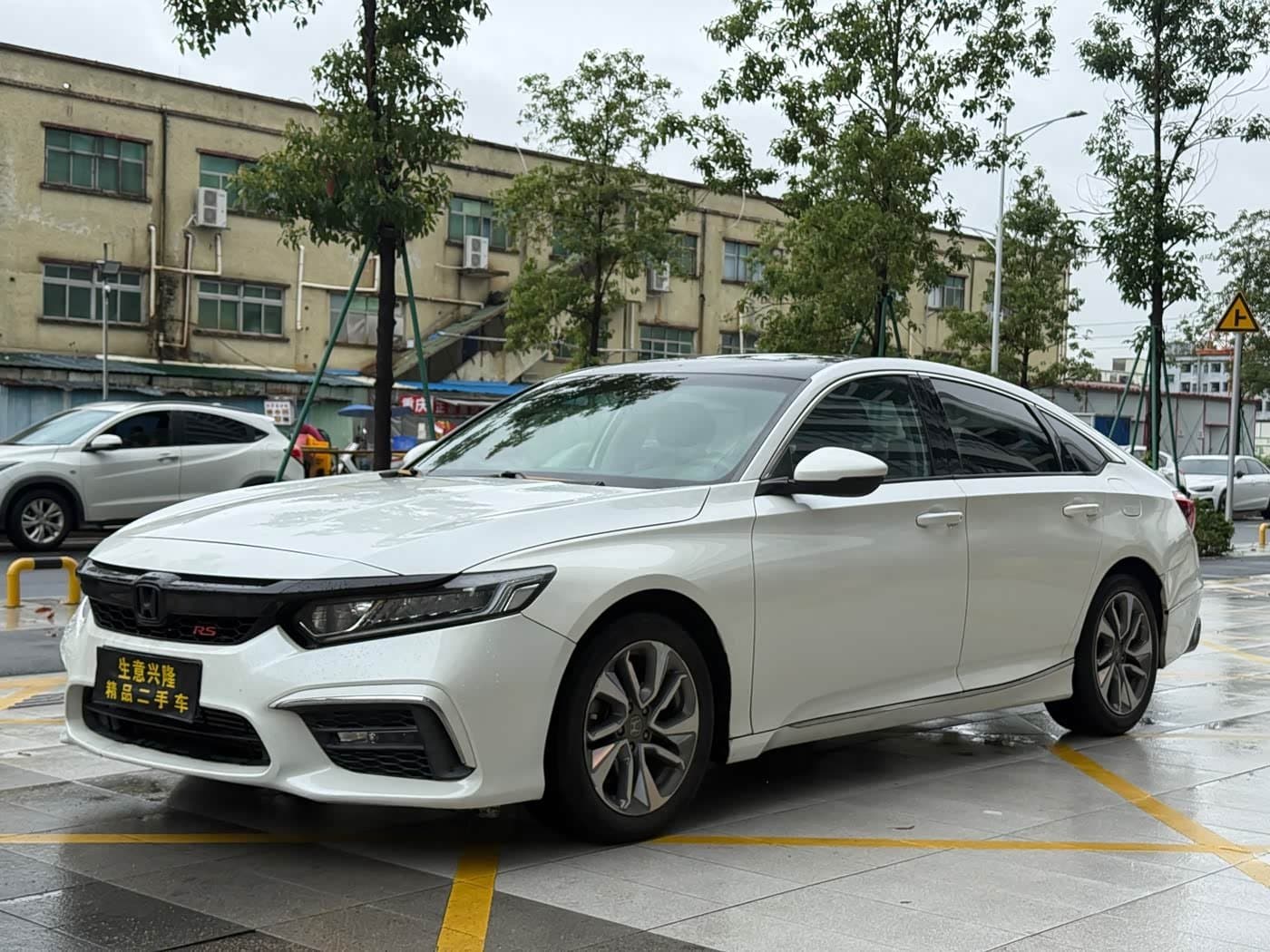 2018 Honda Inspire White, 70,000 km, China export – photo 1