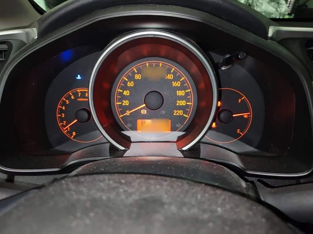 2018 Honda Fit White, 90,600 km, China export – photo 4