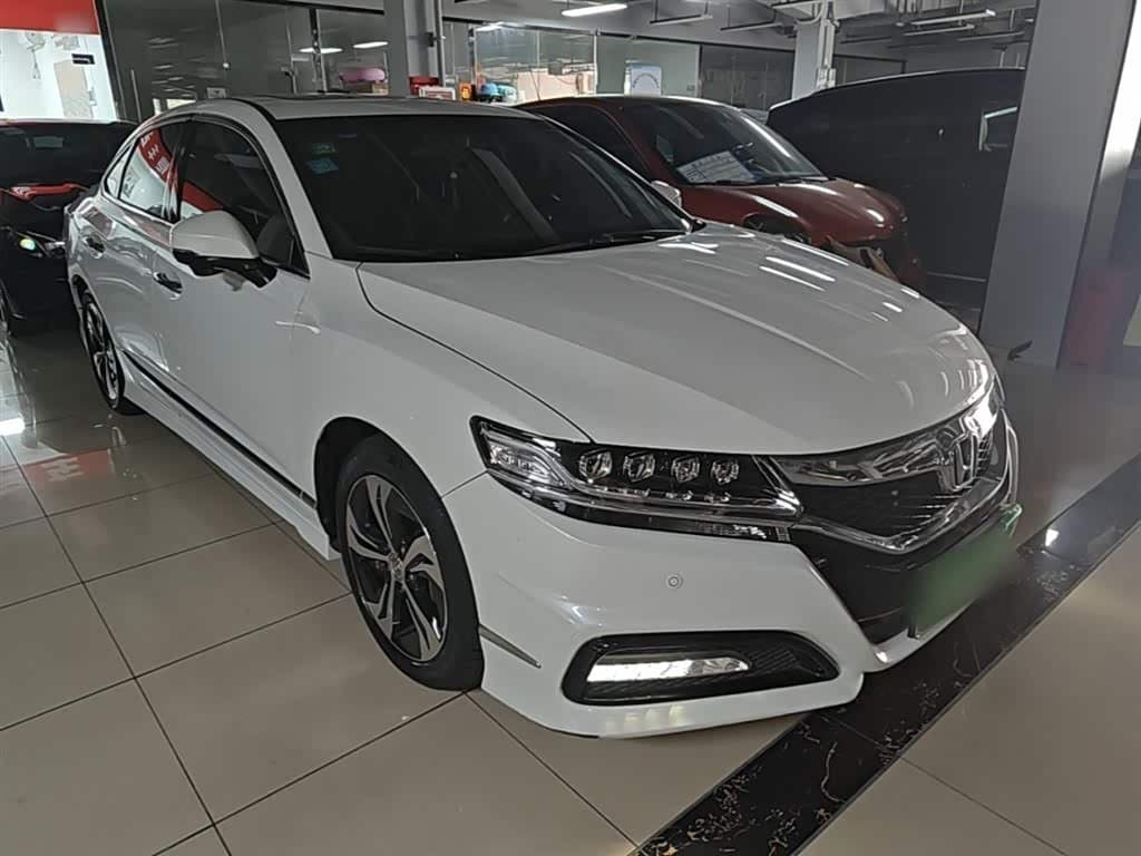 2017 Honda Spirior White, 96,200 km, China export – photo 4