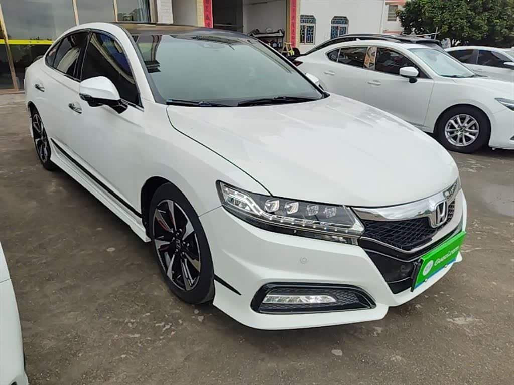 2014 Honda Spirior White, 142,100 km, China export – photo 4