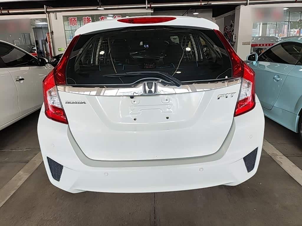 2014 Honda Fit White, 90,800 km, China export – photo 6