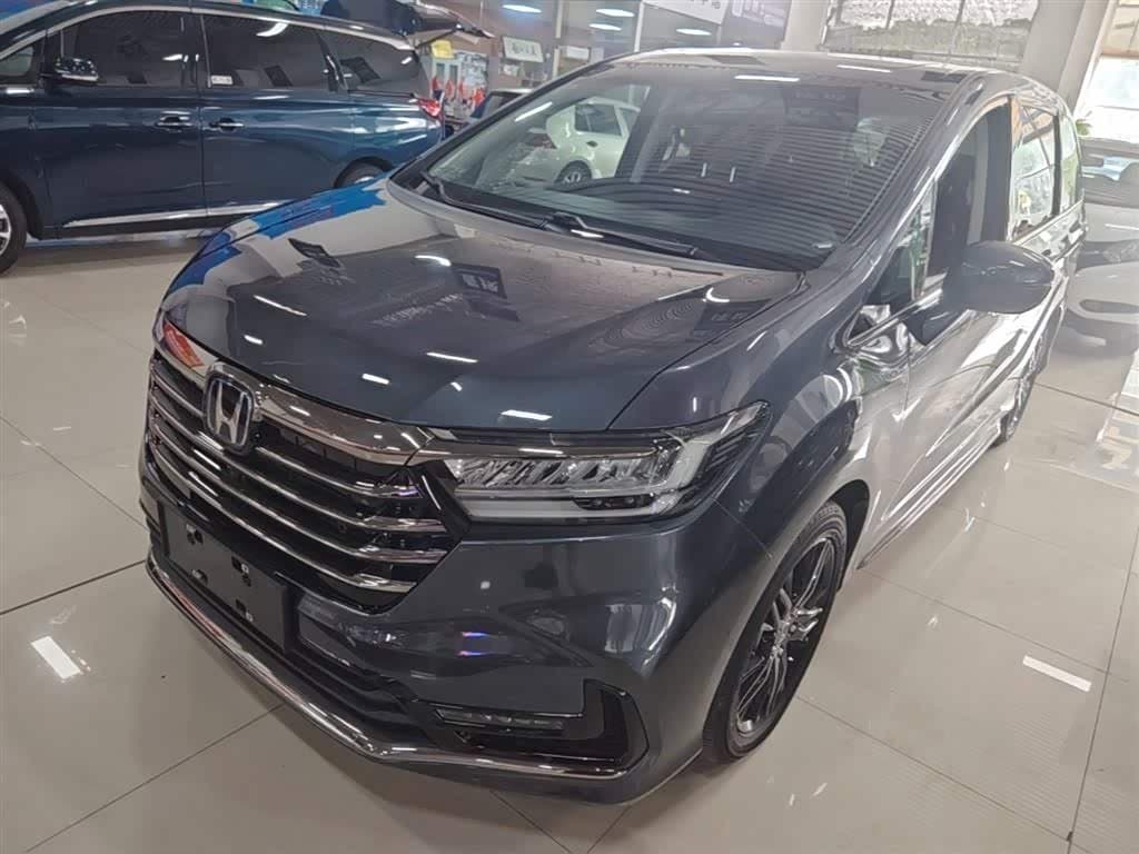 2021 Honda Odyssey 银灰色, 13,500 km, China export – photo 2