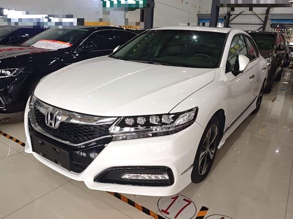 2017 Honda Spirior White, 97,100 km, China export – photo 2