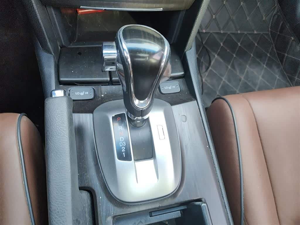2015 Honda Crosstour White, 81,800 km, China export – photo 7