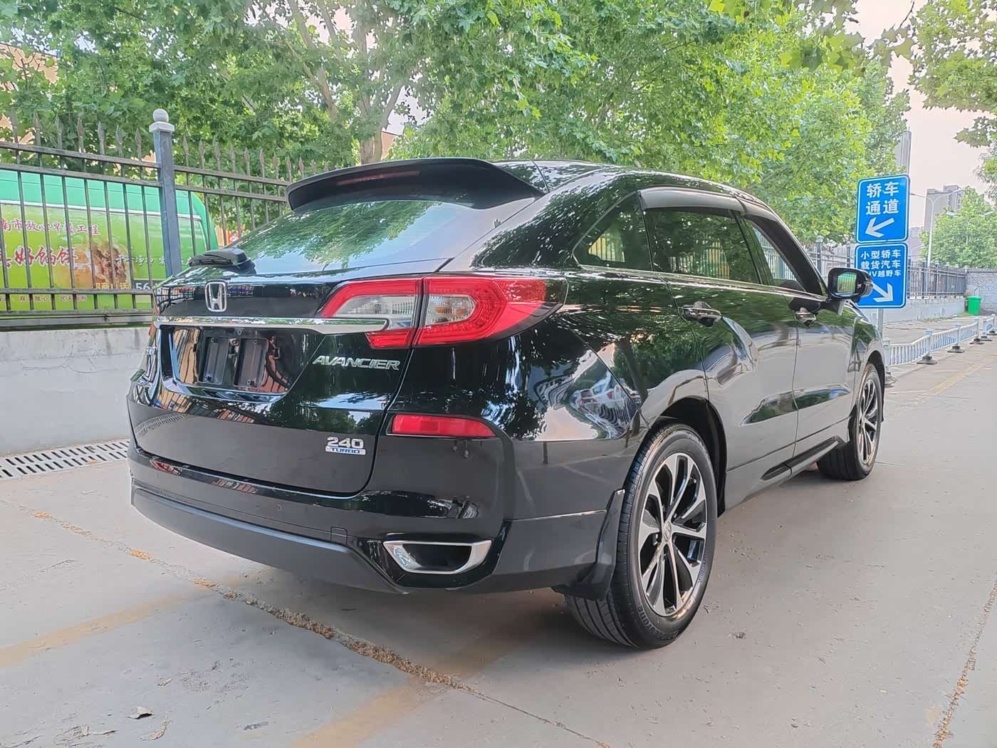 2017 Honda Avancier Black, 98,000 km, China export – photo 4