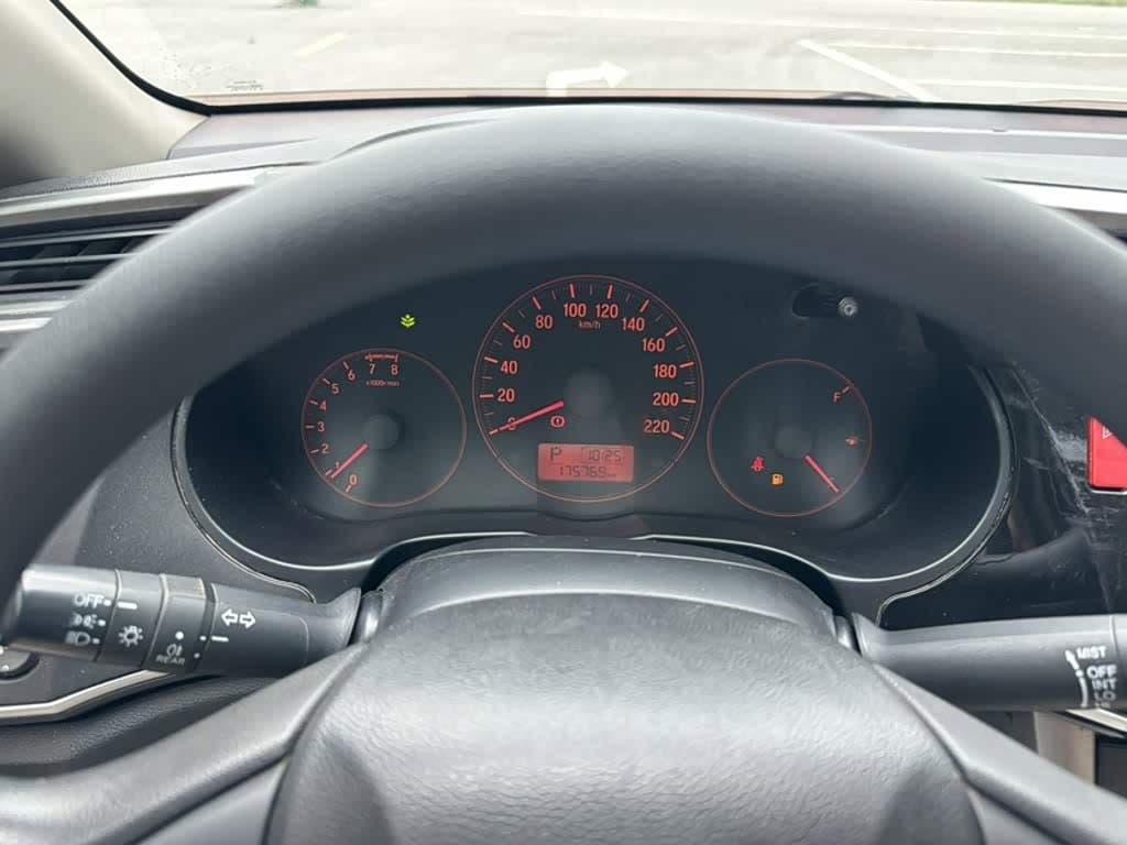 2016 Honda City White, 175,800 km, China export – photo 4