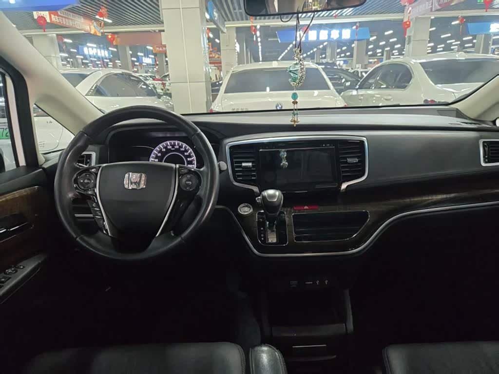 2017 Honda Odyssey White, 128,500 km, China export – photo 3