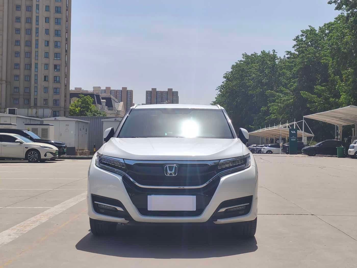 2017 Honda UR-V White, 61,000 km, China export – photo 2