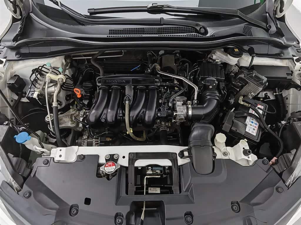 2015 Honda Vezel White, 102,700 km, China export – photo 6