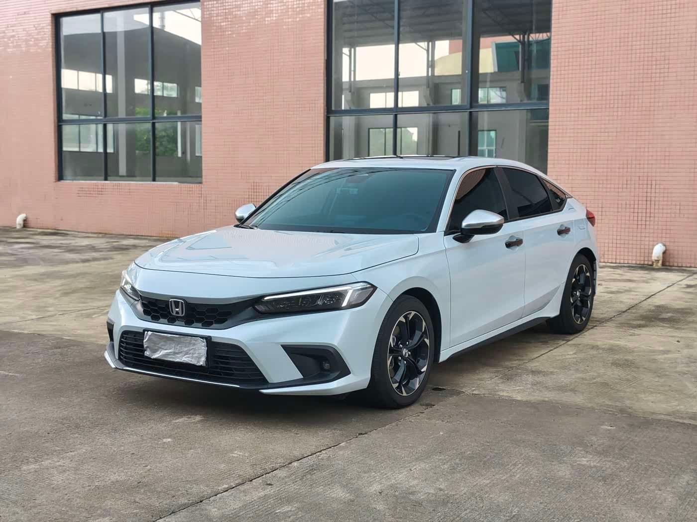 2022 Honda Civic White, 8,900 km, China export – photo 1