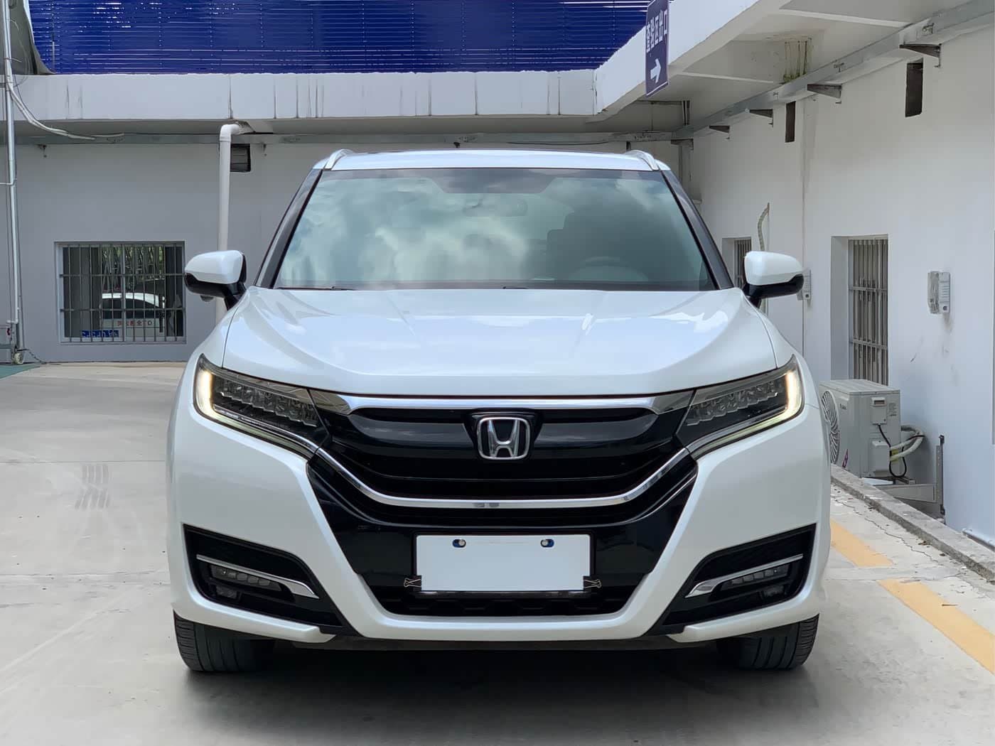 2017 Honda UR-V White, 120,000 km, China export – photo 2