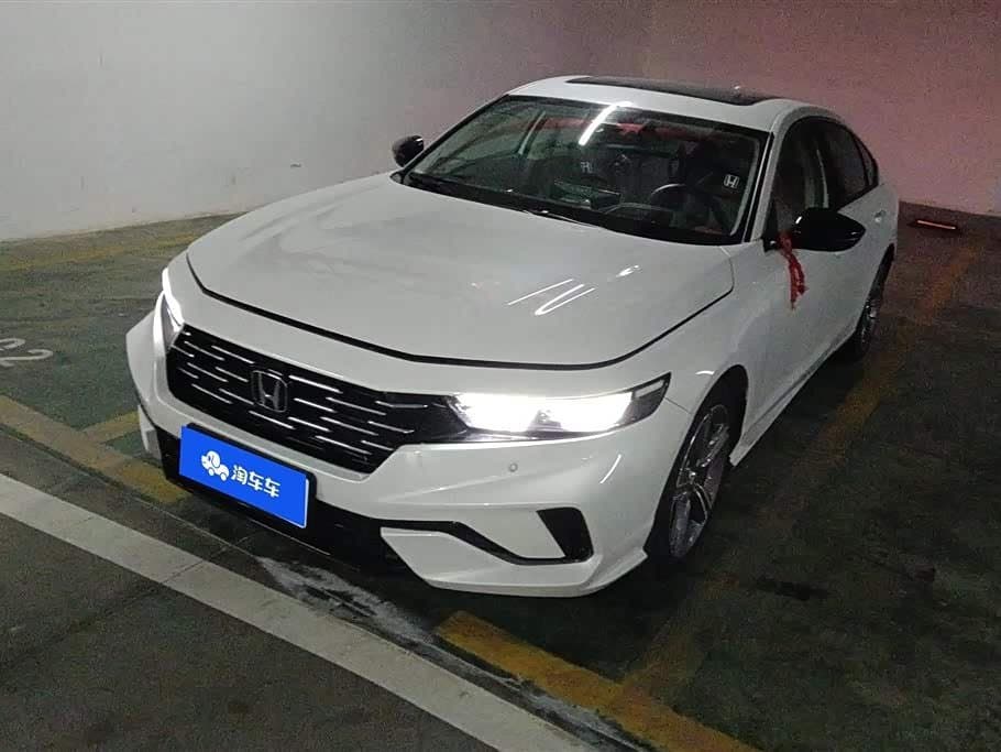 2025 Honda Accord White, 1,400 km, China export – photo 1