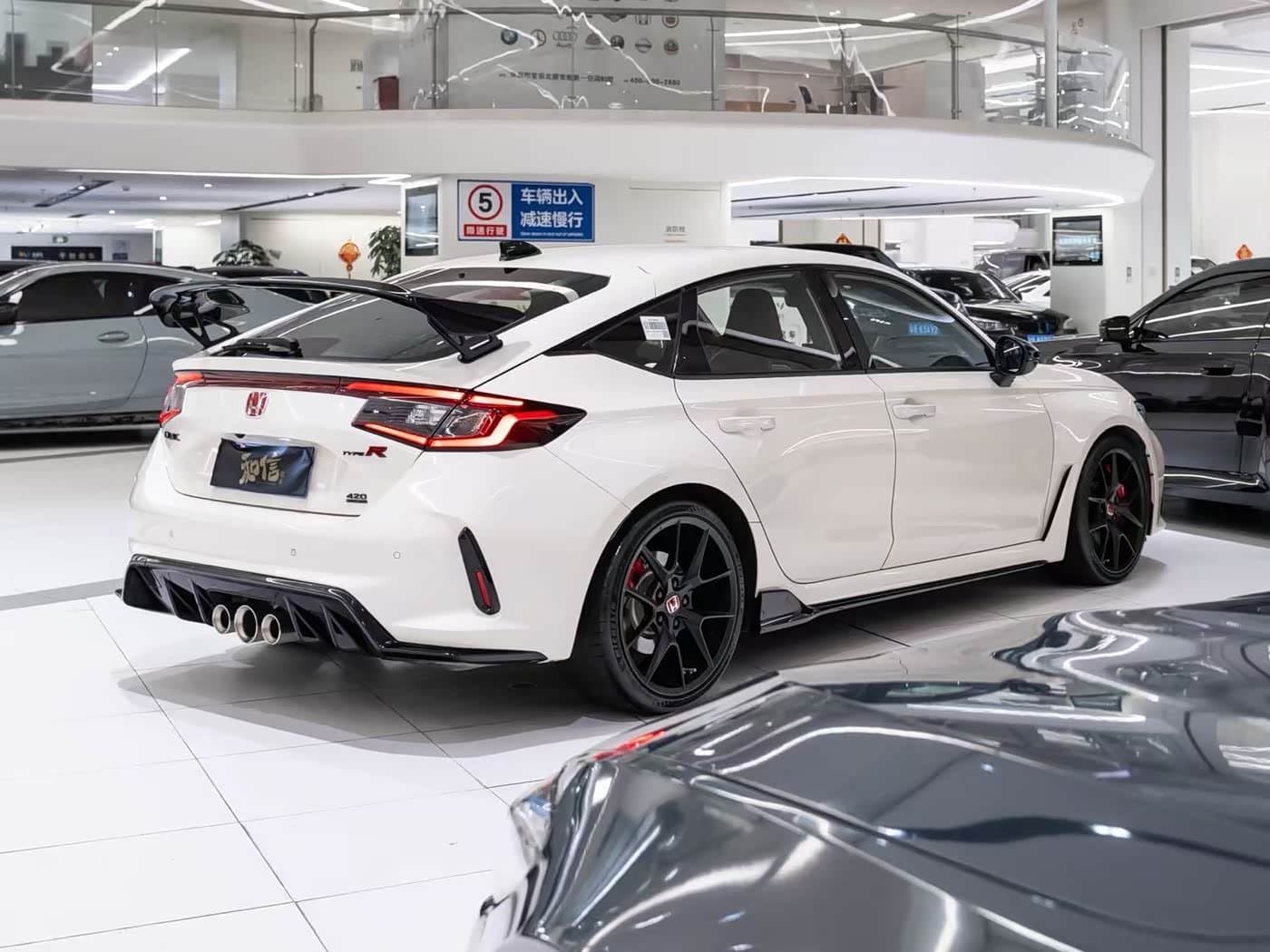 2022 Honda Civic White, 31,000 km, China export – photo 5