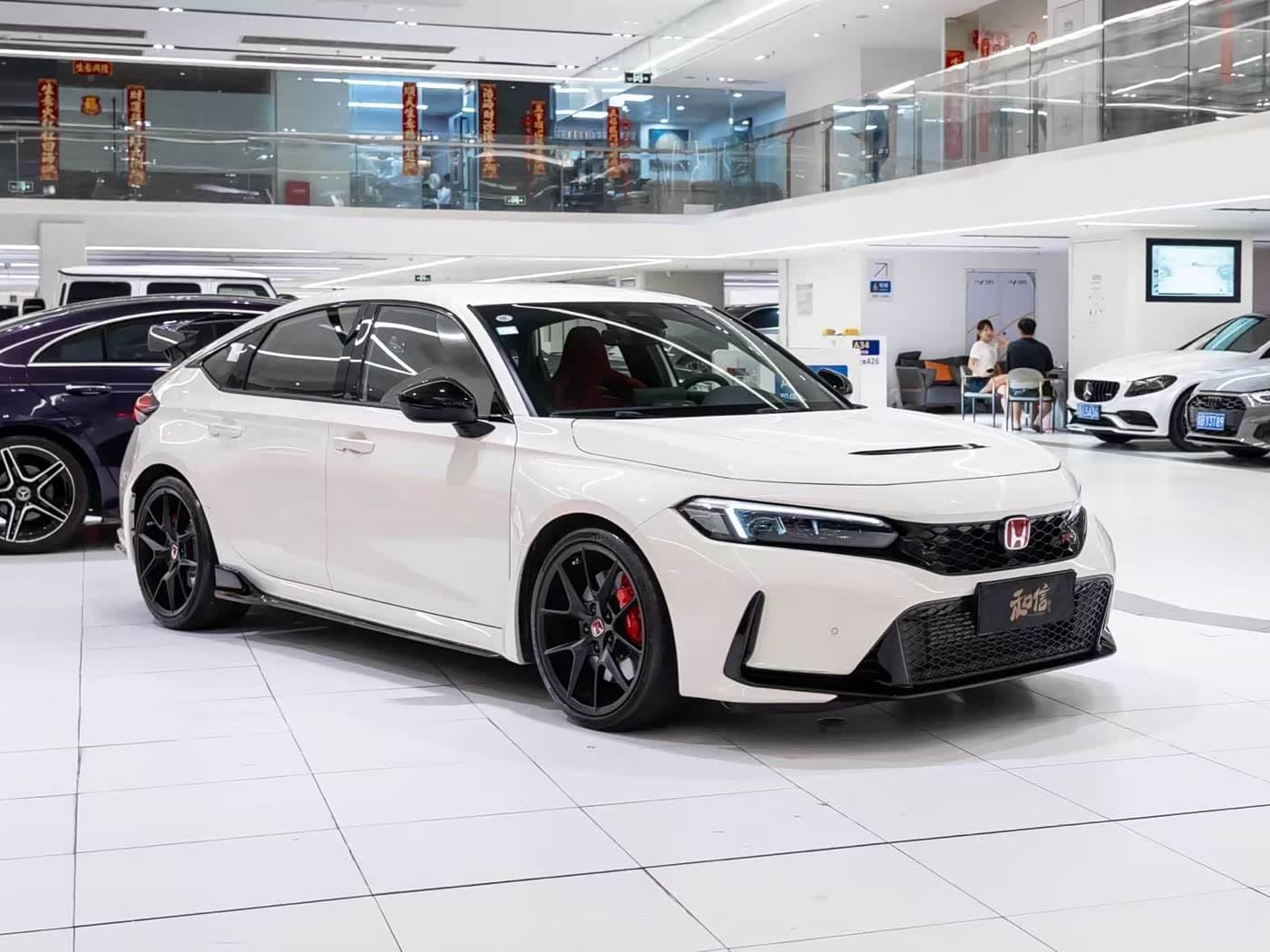 2022 Honda Civic White, 31,000 km, China export – photo 2