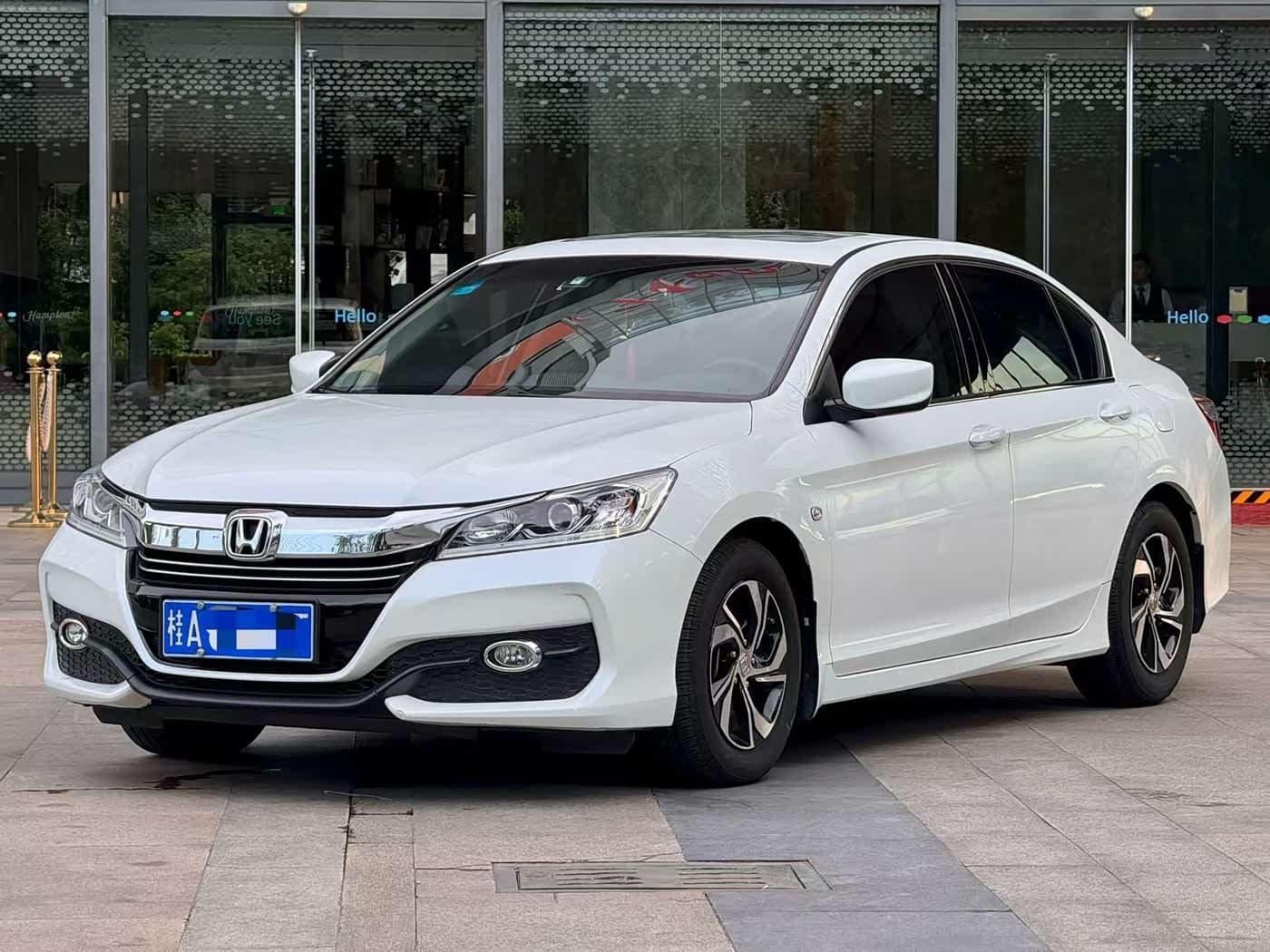 2016 Honda Accord White, 98,000 km, China export – photo 1