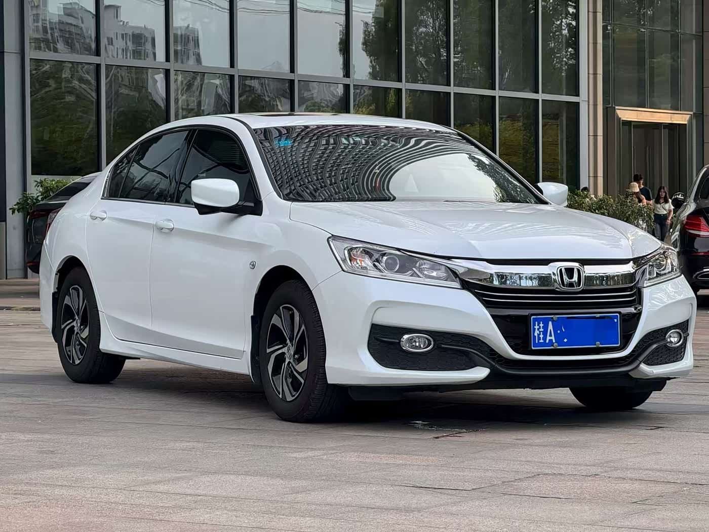 2016 Honda Accord White, 98,000 km, China export – photo 3
