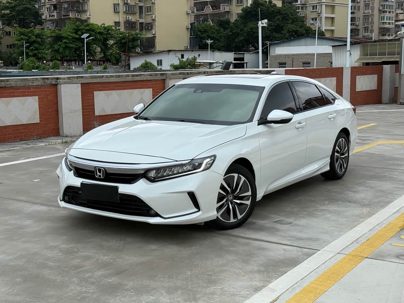 2021 Honda Inspire White, 60,000 km, China export – photo 1