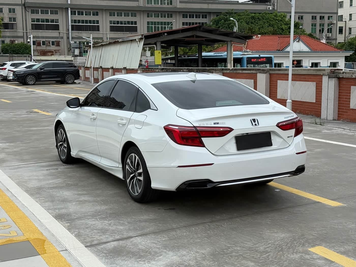 2021 Honda Inspire White, 60,000 km, China export – photo 4