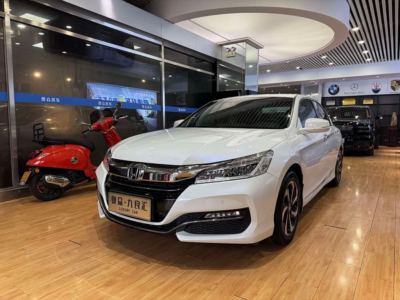 2016 Honda Accord White, 64,000 km, China export – photo 1