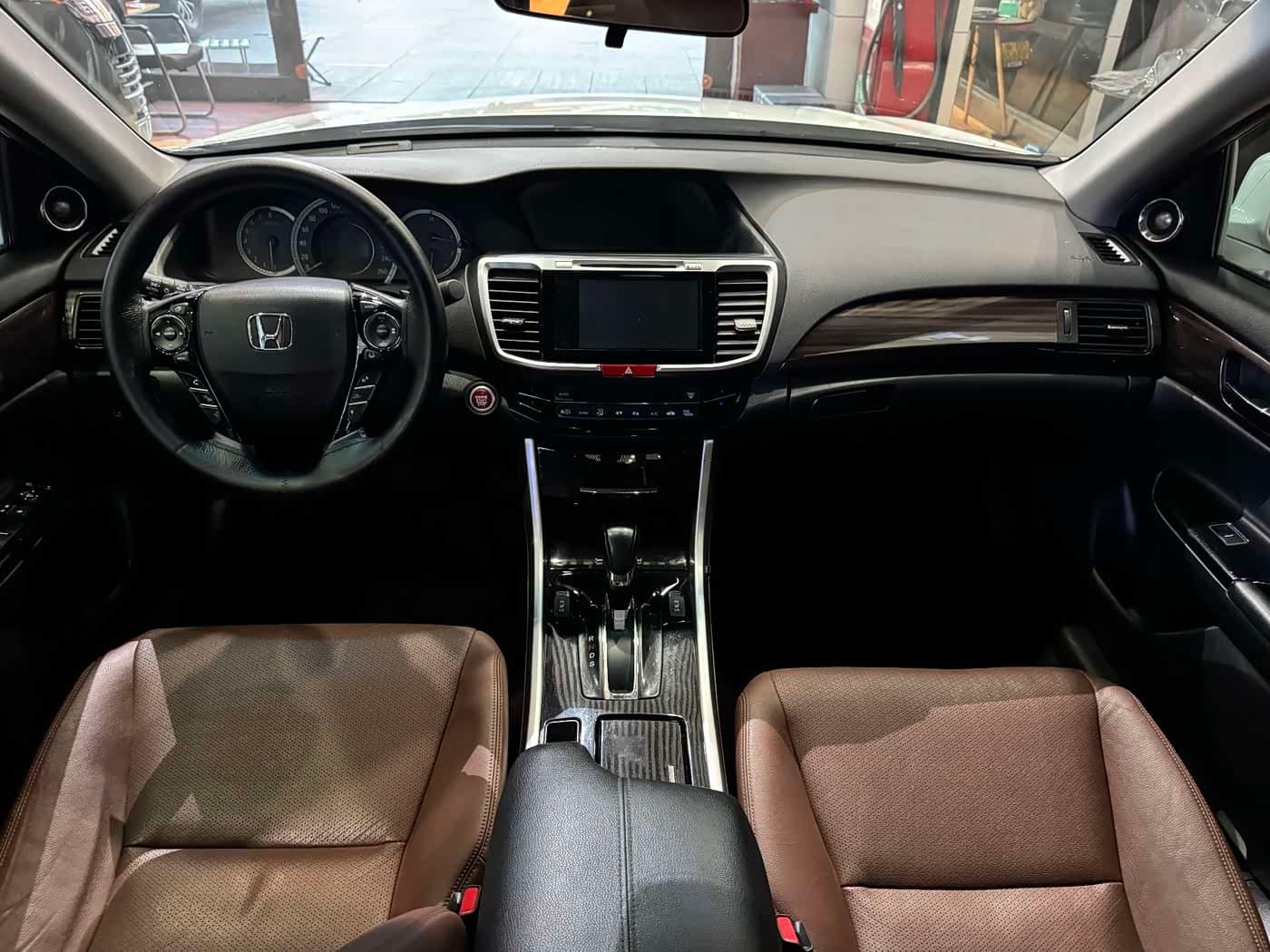2016 Honda Accord White, 64,000 km, China export – photo 4