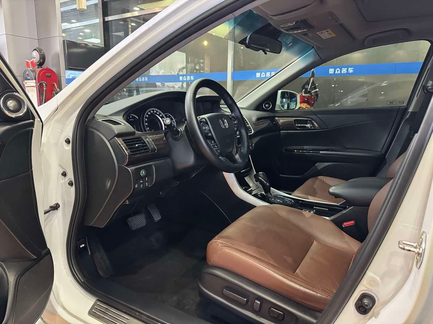 2016 Honda Accord White, 64,000 km, China export – photo 5