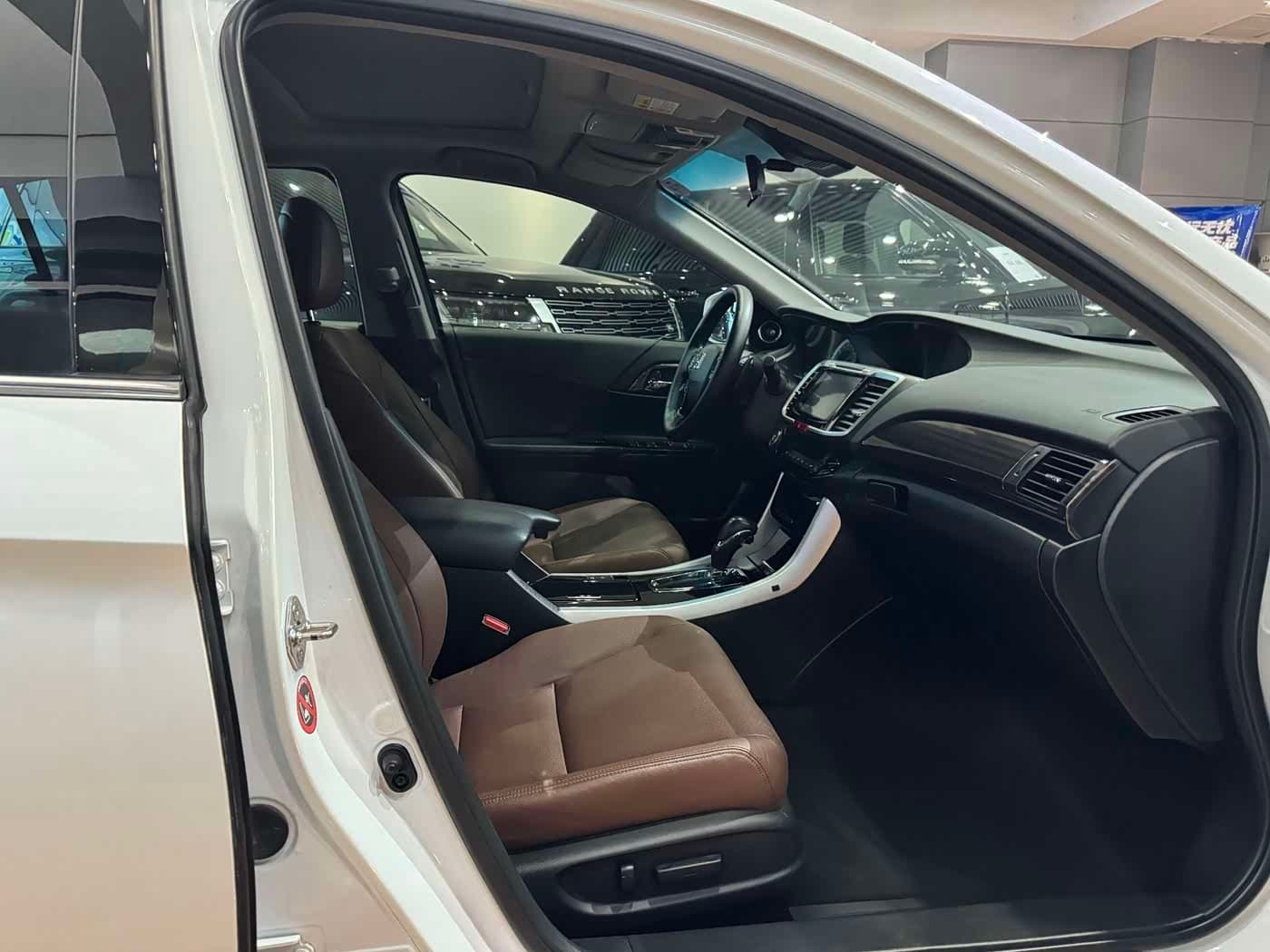 2016 Honda Accord White, 64,000 km, China export – photo 7