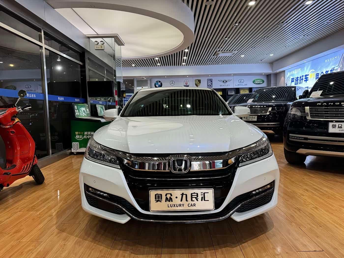 2016 Honda Accord White, 64,000 km, China export – photo 2