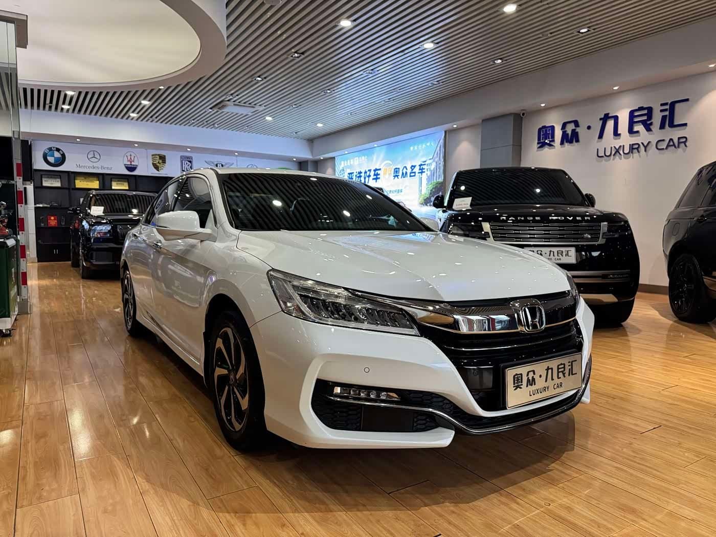 2016 Honda Accord White, 64,000 km, China export – photo 3