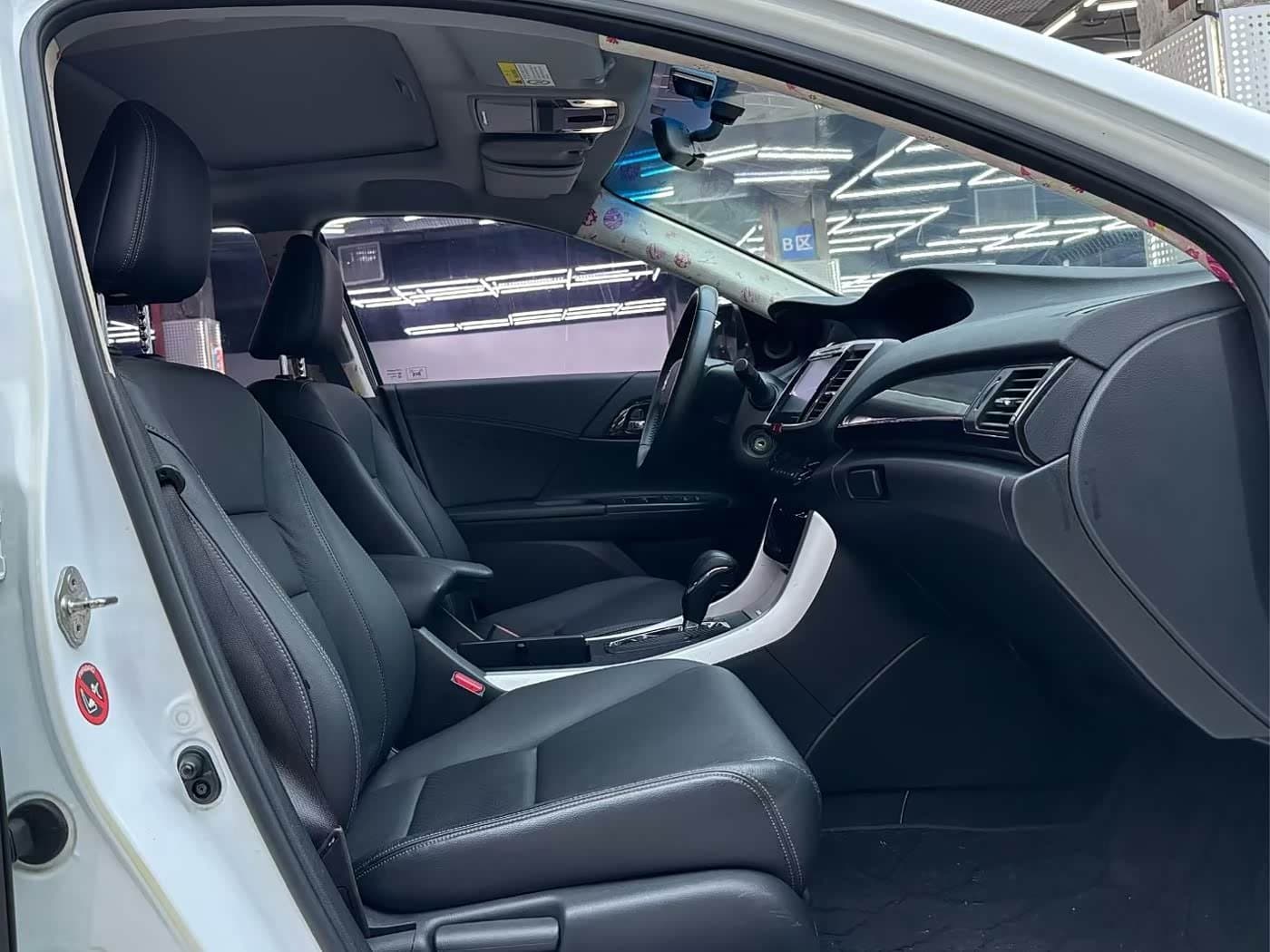 2016 Honda Accord White, 59,000 km, China export – photo 6
