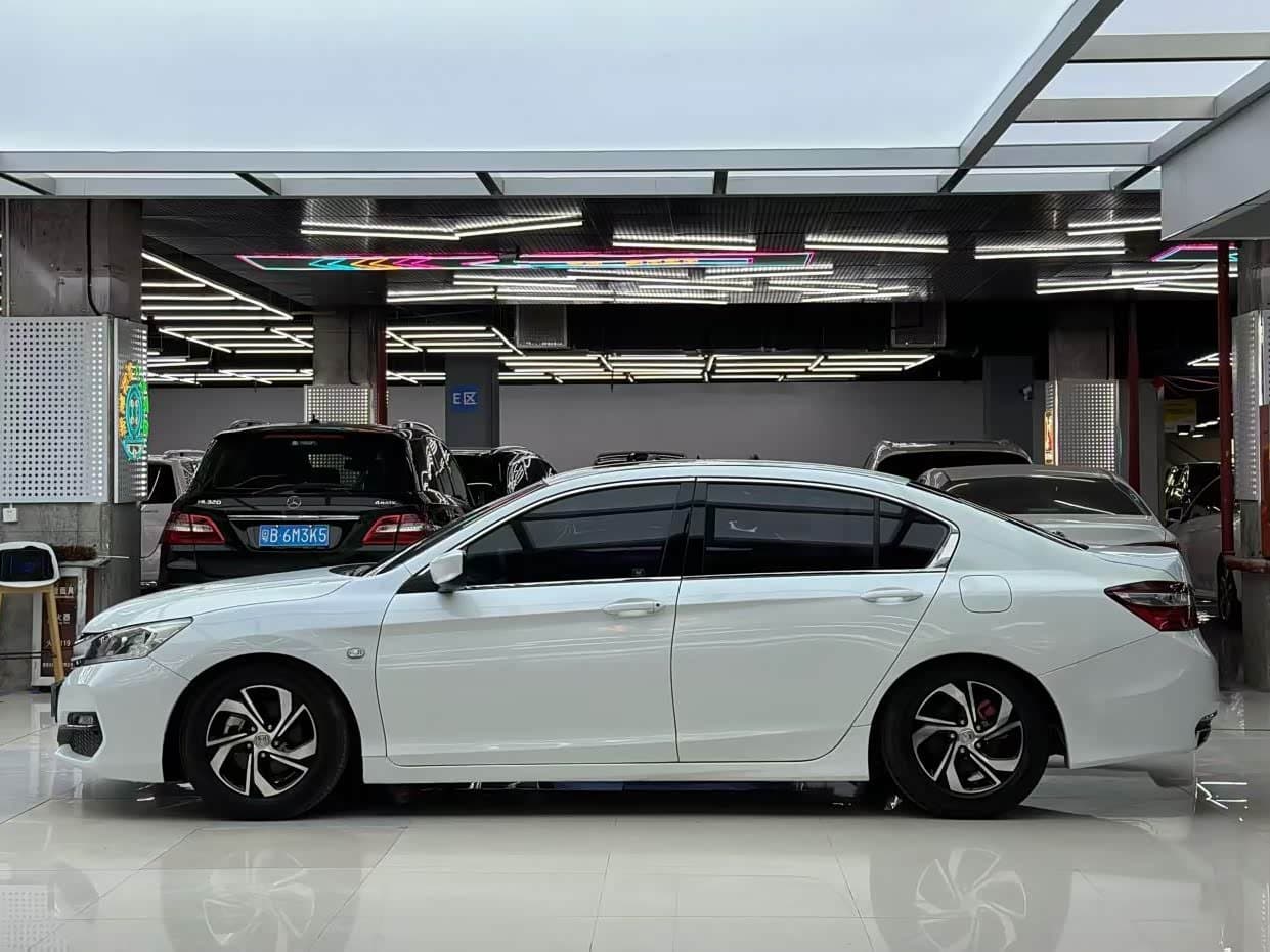 2016 Honda Accord White, 59,000 km, China export – photo 3