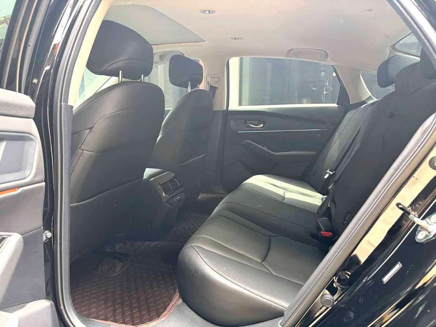 2025 Honda Accord Black, 1,000 km, China export – photo 4