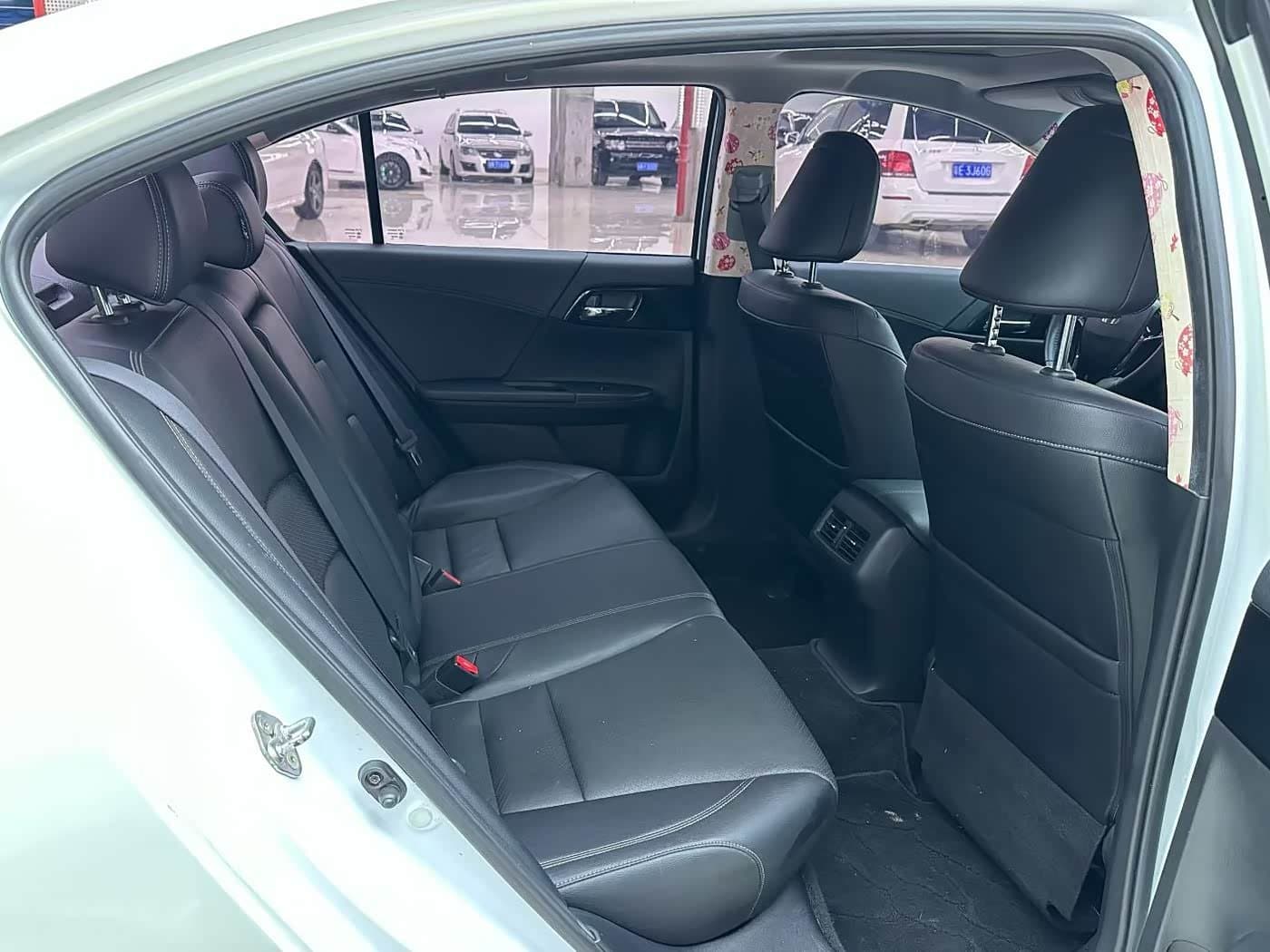2016 Honda Accord White, 59,000 km, China export – photo 7