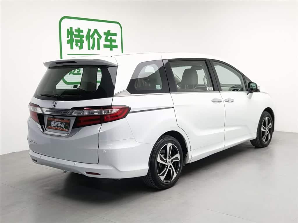 2017 Honda Odyssey White, 132,300 km, China export – photo 2