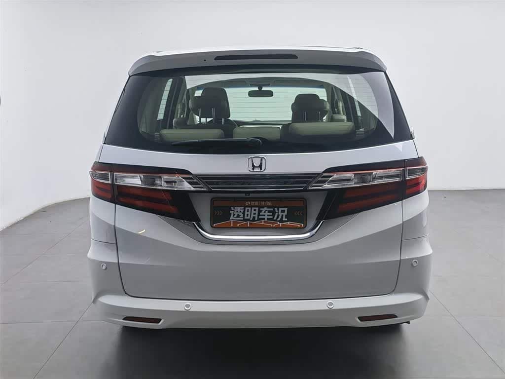 2017 Honda Odyssey White, 132,900 km, China export – photo 4