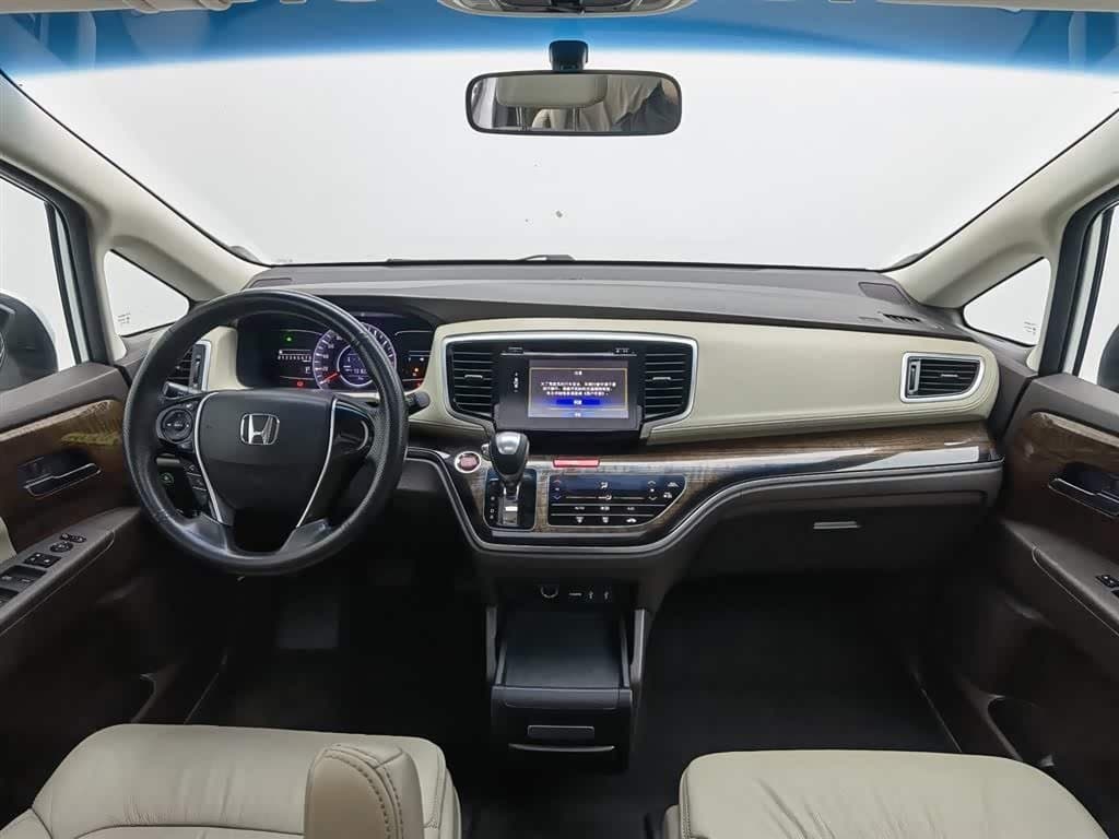 2017 Honda Odyssey White, 132,900 km, China export – photo 5