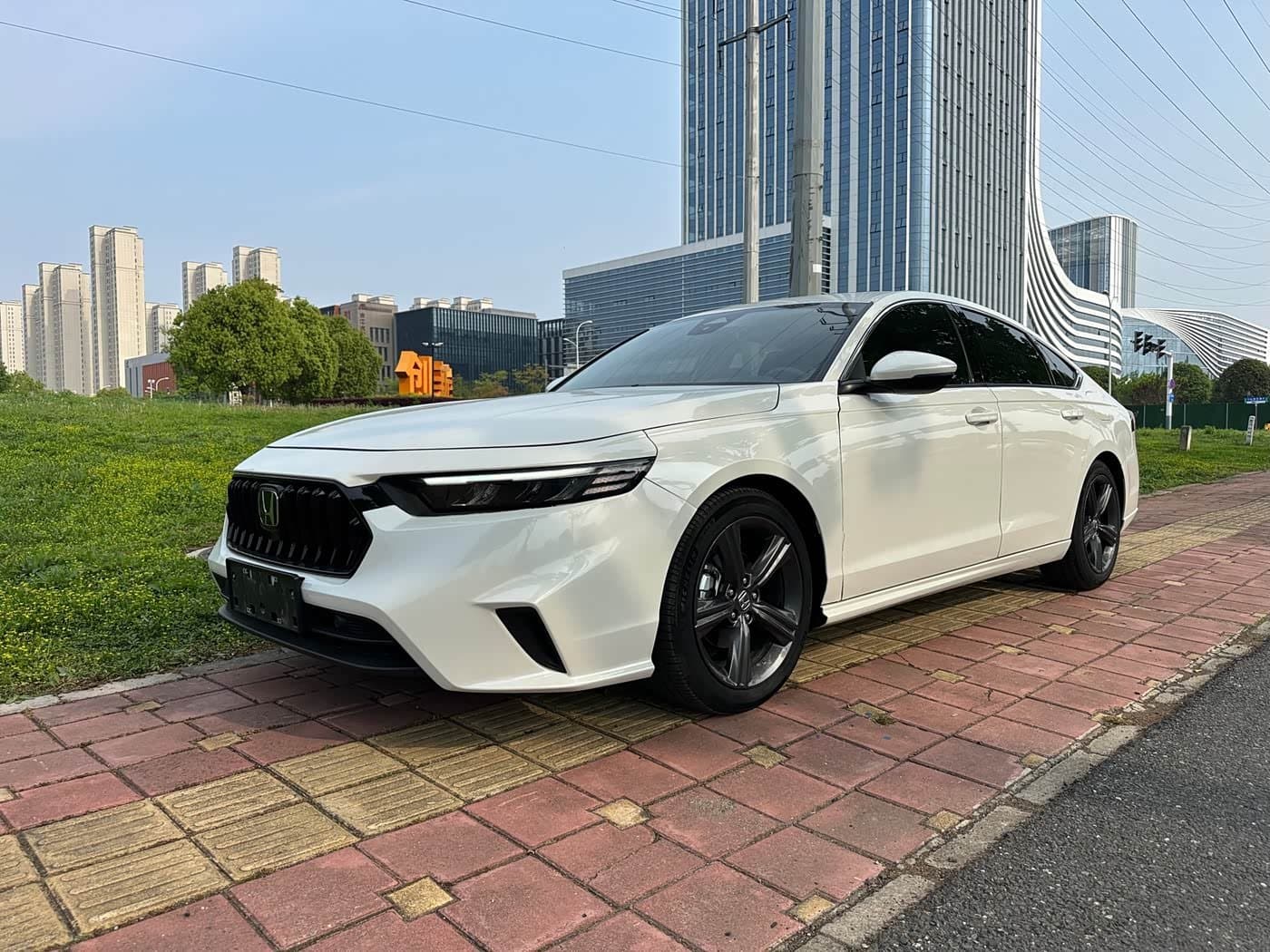 2023 Honda Inspire White, 23,000 km, China export – photo 1