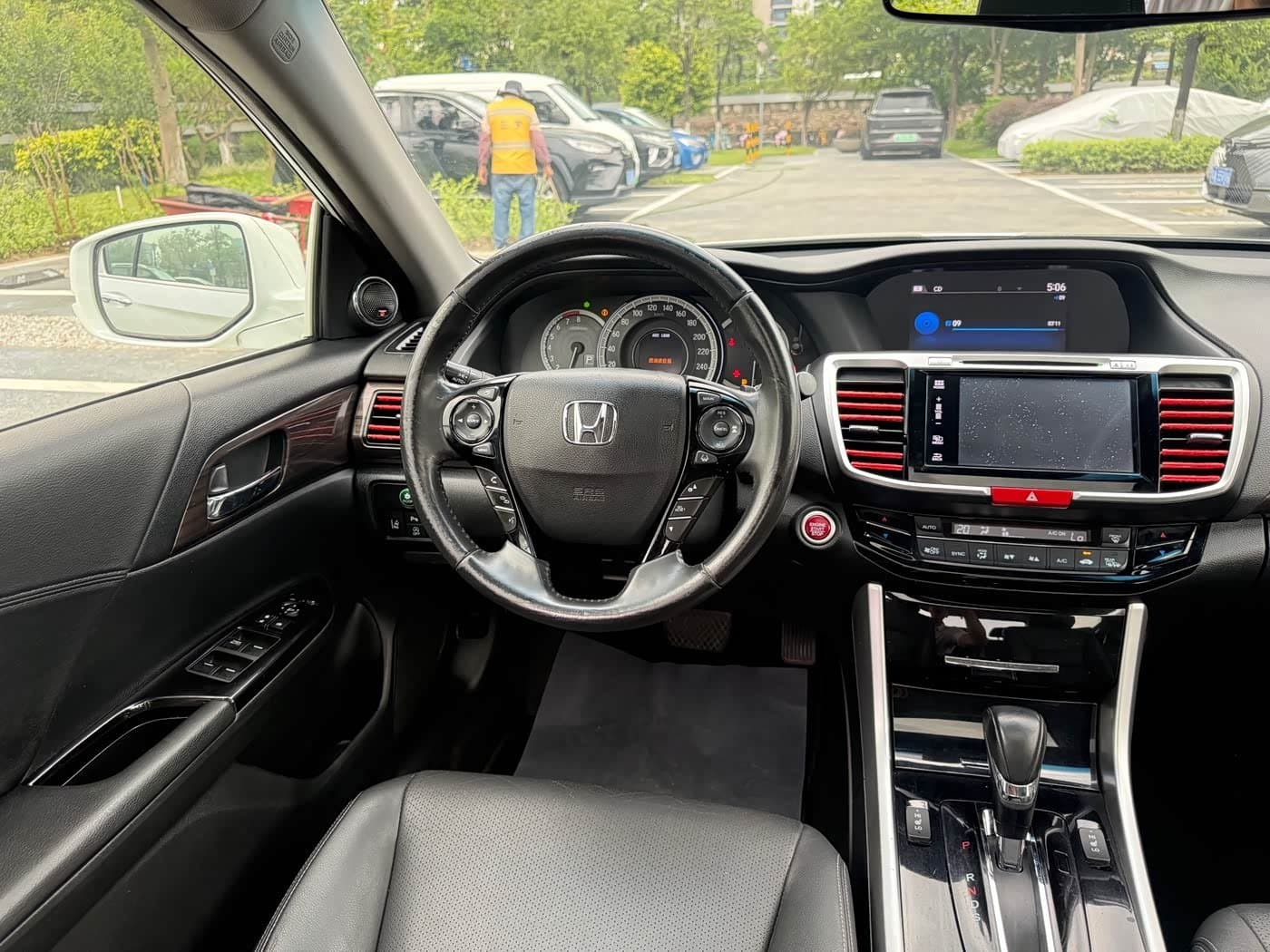 2016 Honda Accord White, 140,000 km, China export – photo 6